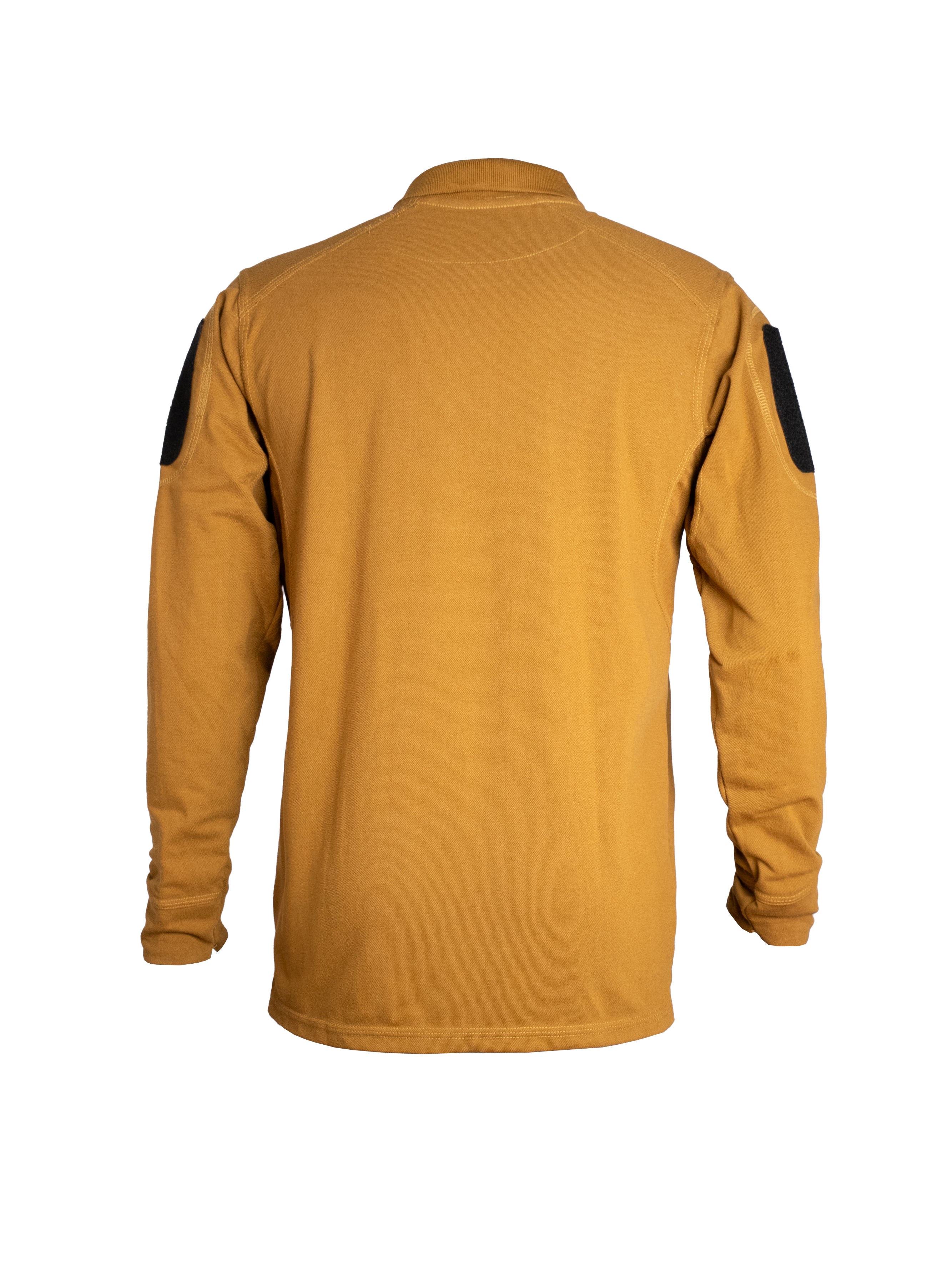Playera polo táctica color coyote de manga larga, con velcros laterales y ventilación bajo axilas, perfecta para brigadas o trabajo de campo.
