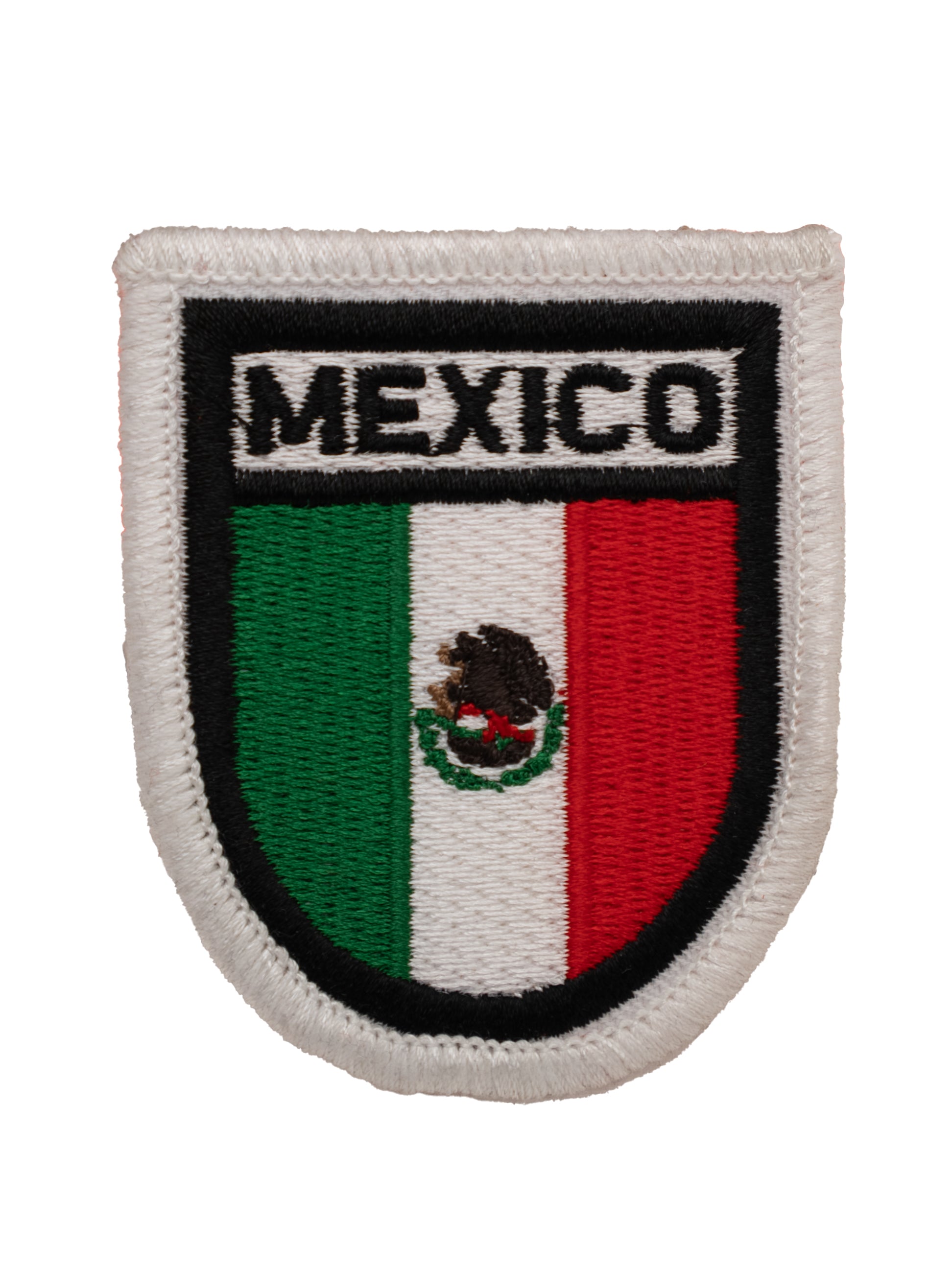 Detalle bordado bandera México para uniformes institucionales