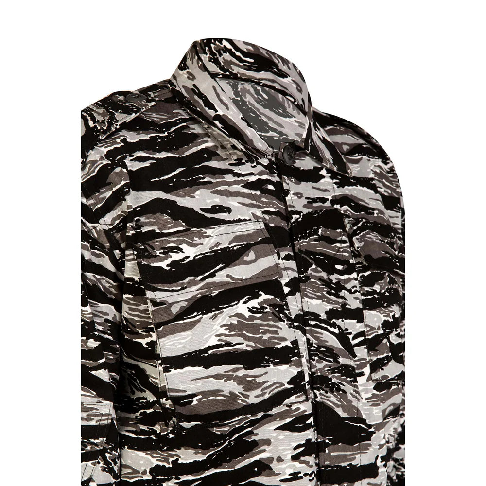 Camisola camuflaje tigre blanco, diseño llamativo y funcional para seguridad o prácticas operativas